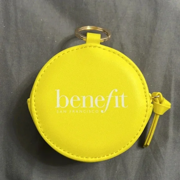 Benefit cosmetics coin pouch - Picture 2 of 4